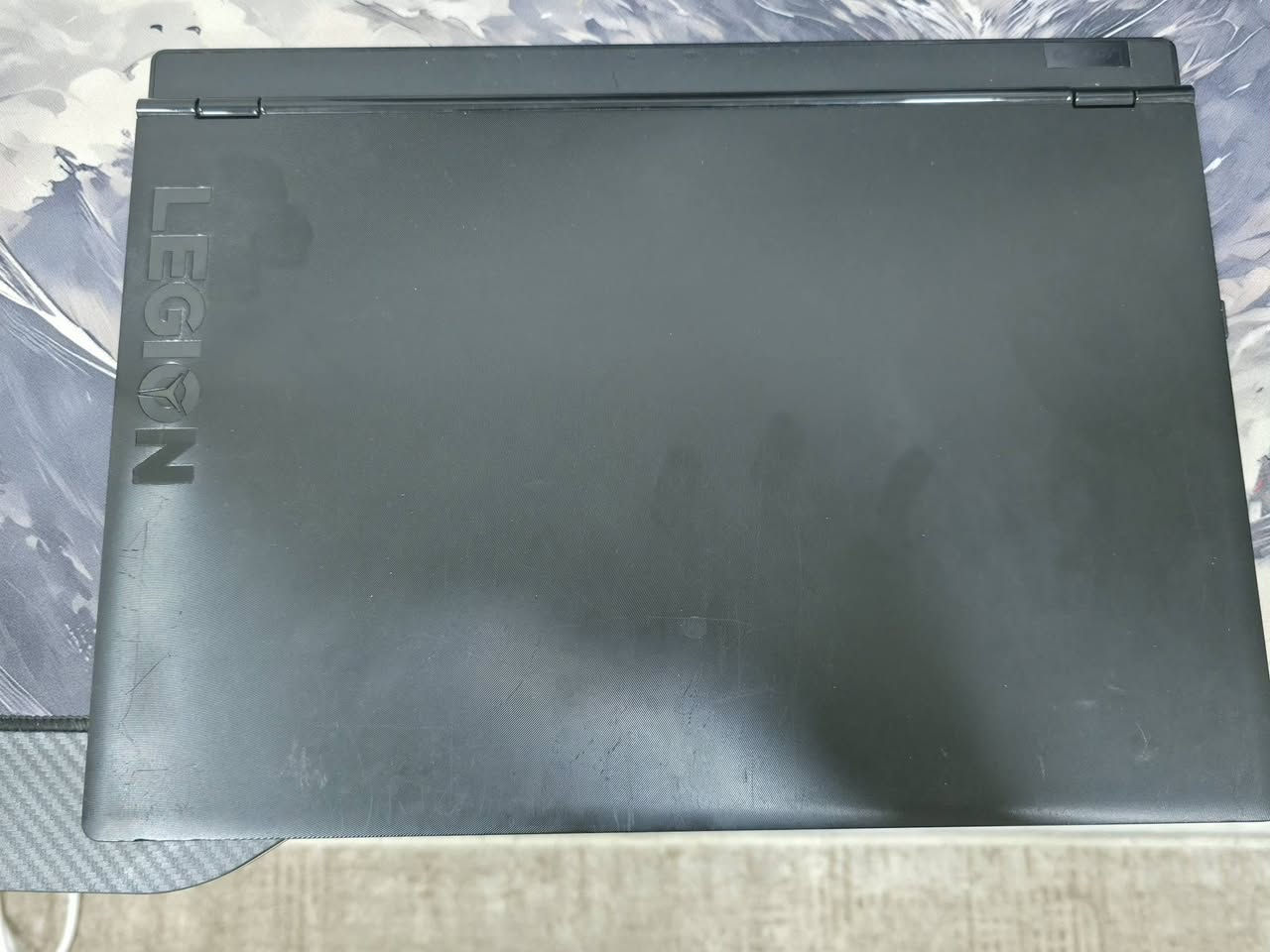 💻 للبيع | Lenovo Legion Y530 — أداء عملي ومجرب
أعرض للبيع جهازي الشخصي 
Lenovo Legion Y530
والذي رافقني خلال سنوات دراسة الهندسة المدنية، وتم استخدامه بشكل فعلي في البرامج الهندسية، الدراسة، والألعاب.

الجهاز مناسب لمن يبحث عن لابتوب عملي بمواصفات جيدة، شاشة FHD، وكرت شاشة منفصل، خصوصاً لطلاب الهندسة والجامعات.

⚙️ المواصفات:

🔹 المعالج: Intel Core i5-8300H — الجيل الثامن
🔹 كرت الشاشة: NVIDIA GeForce GTX 1050 — 4GB
🔹 الرام: 8GB RAM
🔹 التخزين:
 • 256GB NVMe M.2 SSD من Lexar
 • 1TB HDD من Seagate BarraCuda Pro

يعني التخزين الاجمالي 1.25TB! 

🔹 الشاشة: 15.6" FHD — 1920×1080
🔹 النظام: Windows 11

🏗️ مجرب فعلياً في العمل الهندسي:

استخدمت الجهاز خلال الدراسة في:

• ETABS — نمذجة وتحليل وتصميم المنشآت، بما فيها نماذج ثلاثية الأبعاد والهياكل الحديدية Steel Truss.
• AutoCAD — الرسم وإعداد المخططات الهندسية.
• Microsoft Office / Word — البحوث والتقارير والمشاريع الجامعية.
• بالإضافة إلى استخدامه للألعاب والترفيه.

📌 حالة الجهاز:

الجهاز استخدام شخصي، وليس جهازاً تجارياً مستعملاً بشكل مكثف. 

الجهاز يجي مع شاحنة اصلي
و كارتونة الجهاز

السعر 375 الف. 

مكاني كربلاء

📩 للاستفسار مراسلتي على الخاص او الاتصال بالرقم: 
***********
