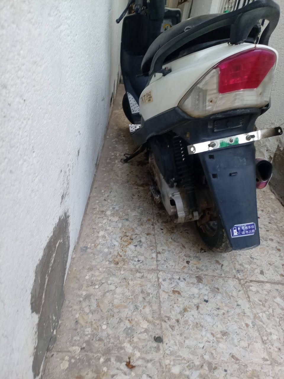 السلام عليكم دراجة ماكس عدله للبيع مكينه مفتوحه دراجة نضيفه وعوزها باتري شغاله والسعر ٣٥٠ وبيها مجال مكاني ديوانية حي الفرات رقمي *********** بي واتساب
