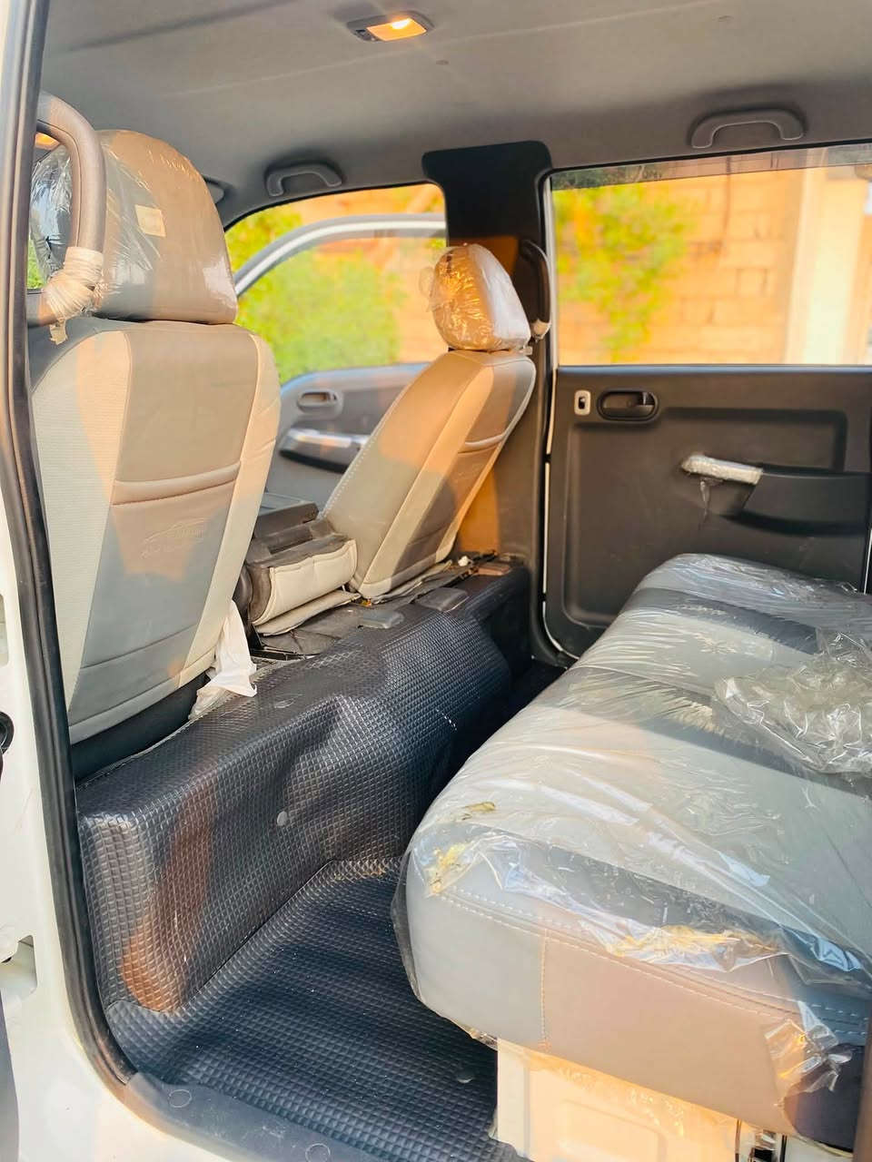 السلام عليكم
كيا بنكو دبل قمارة مسكر 3000

فول موصفات 
رقم بابل 
ماشية 20 الف  جديدة السيارة 
مكفولة كفالة عامة 
السعر 230$ 
***********
