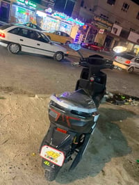 شاحن بطاريات • بطاريات منتهية • قفل