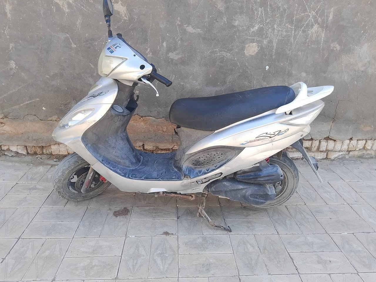 للبيع  مستعجل دراجه نضيفه ومكينه نضيفه 
صورتها مستعجل بدون غسل 
السعر عالخاص
***********
