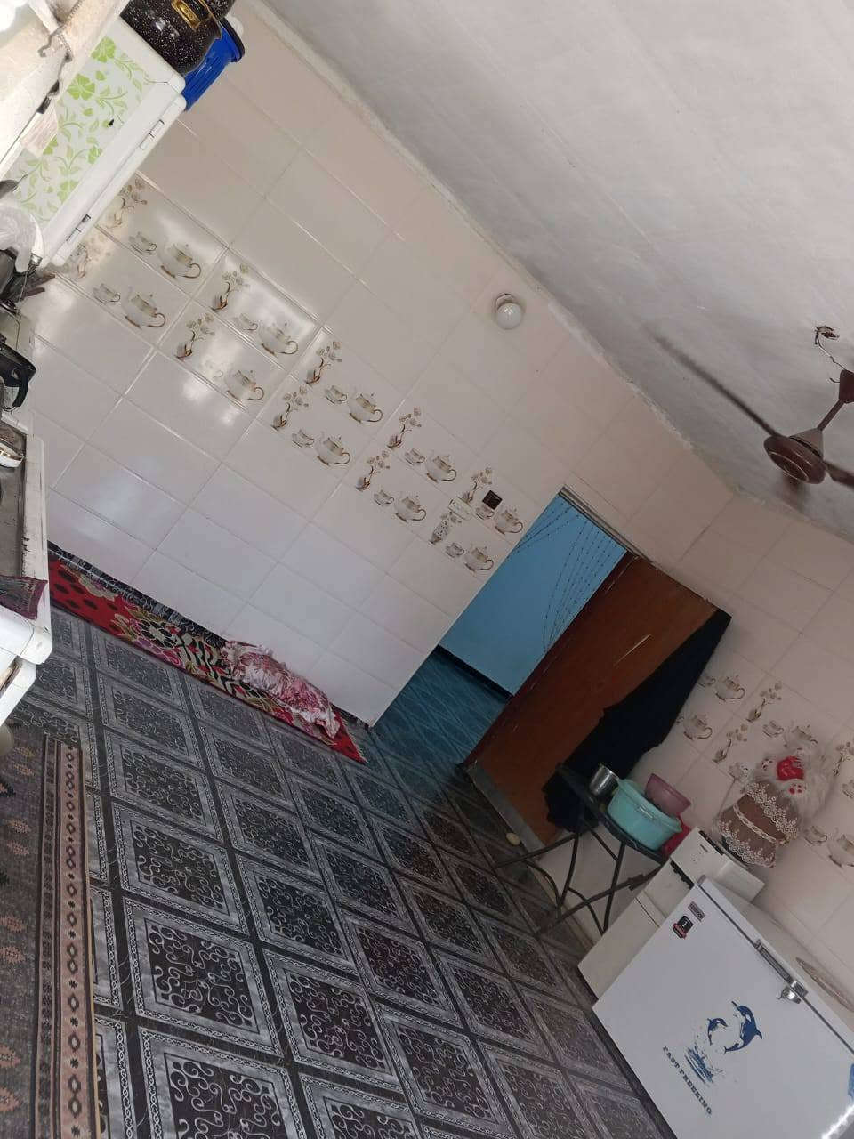 بيت للبيع مساحه230م طابقين طابو صرف سيد جبار طابق الاول غرفتين وصاله ومطبغ صحيات براني طابق الثاني غرفتين السعر 50حاظر و50للمصرف الاستفسار ***********مكتب عقارات الصالح الجربوعيه الأولى قرب مدرسه القحطانيه السايدين
