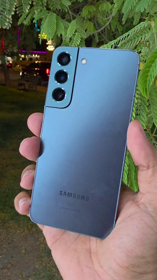 🔥 Samsung Galaxy S22 🔥 📱 شاشة Dynamic AMOLED 2X ⚡ معالج Snapdragon 8 Gen 1 ببجي 120 فريم 💾 رام 8GB + ذاكرة 256GB 📸 كاميرا ثلاثية بدقة عالية 🎥 تصوير فيديو 8K ✨ نظافة عالية جداً 📲 جهاز مرتب وأداء قوي، جاهز للاستخدام 🔥 #fyp #foryou #foryoupage #samsung #iphone 
