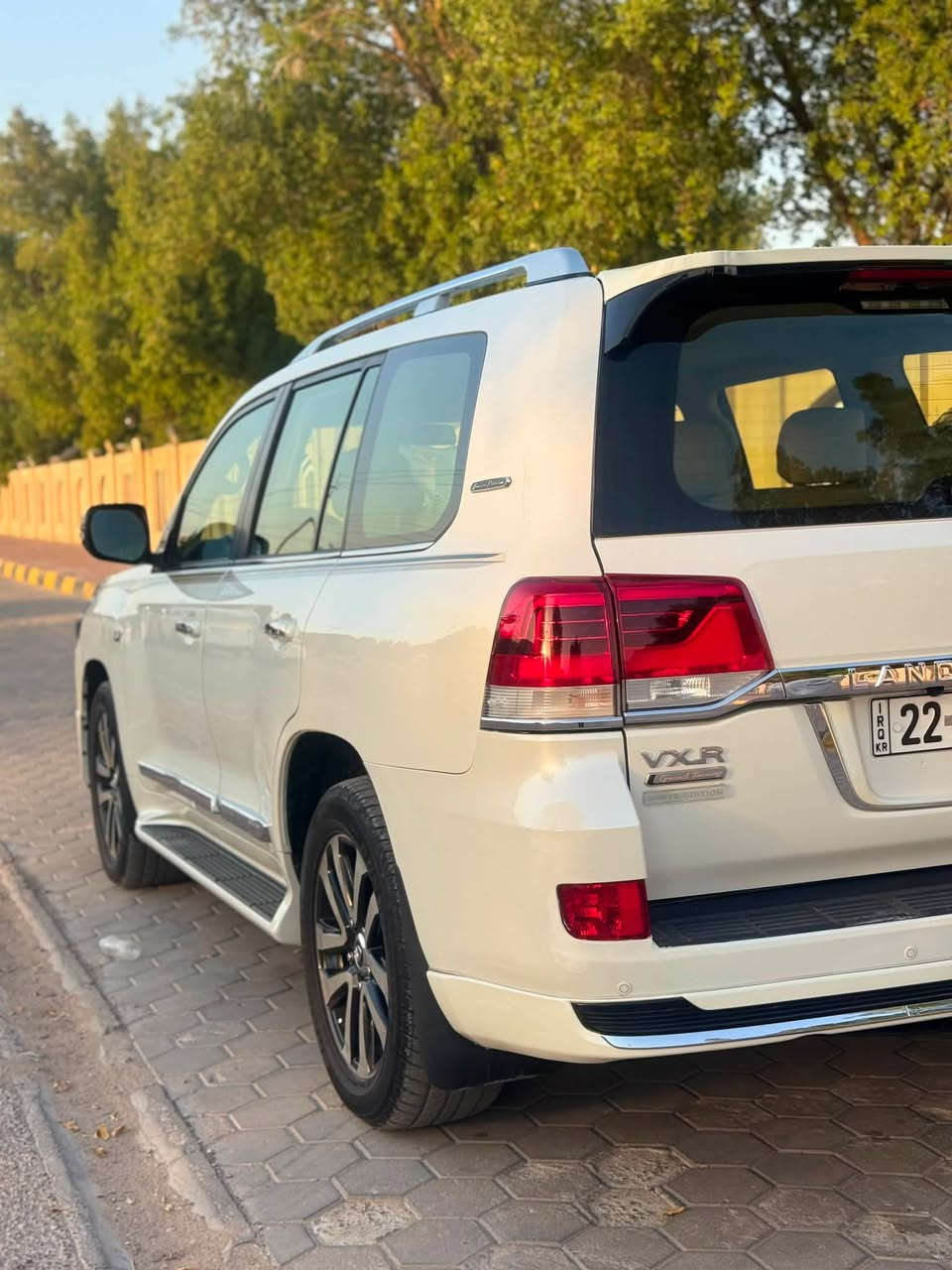 لاندكروز 2019  VXR محرك 5.7 🇯🇵🇯🇵🇯🇵
كفاله من الصبغ والتبديل والحالوب 

ماشيه 170  الف كيلو 

فول مواصفات 

🛑 فتحه سلايت

🛑٣ شاشات 

🛑كشن سايق ٣ دكم 

🛑كشن جلد 

🛑 كاميرا 

وباقي مواصفات ال vxr 

السيارة مكانها النجف ورقمها اربيل انكليزي 
تخم تايرات دنلوب ياباني جديد بيها

بدون اي نقص 

السعر  525  ورقه 💵 

☎️ ***********
