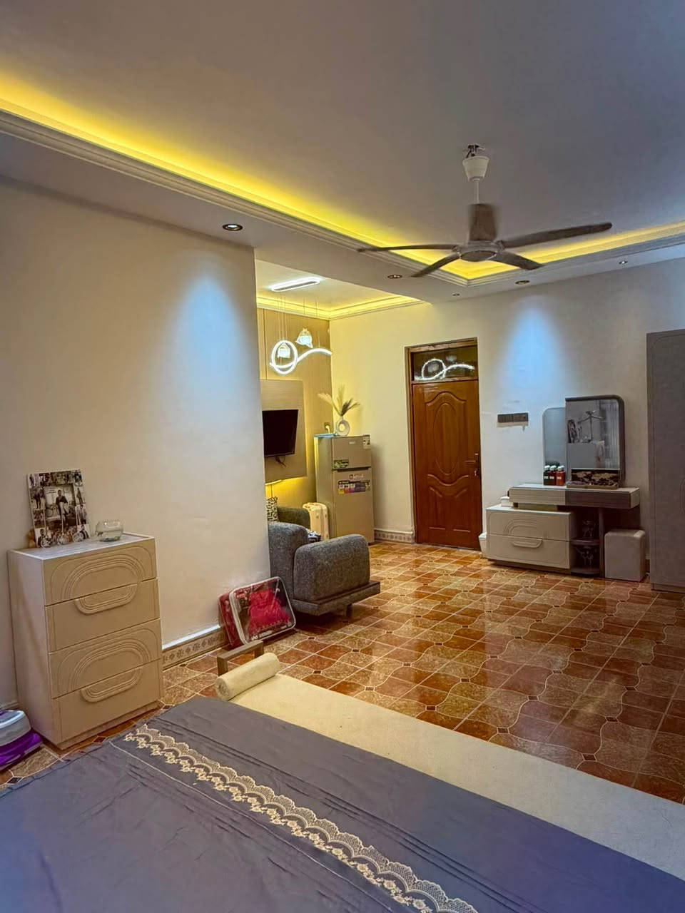 بيت مساحته 125متر طابقين بناء حديث في حي الحسين خلف المنتزه للاتصال *********** عمارة, ميسان
