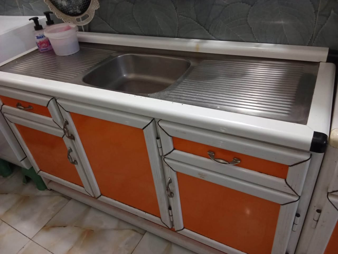 كاونتر المنيوم نظيف 3 قطع سنك 3 ابواب وملحق 3 ابواب و3 ابواب كاونتر
العنوان بغداد شهداء البياع اللي يريد يدخل خاص لو يتصل على هذا الرقم *********** بي وتساب
