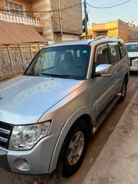 باجيرو 2008  محرك 3000  سنوية جديدة السيارة فول مواصفات  بغداد  077143...