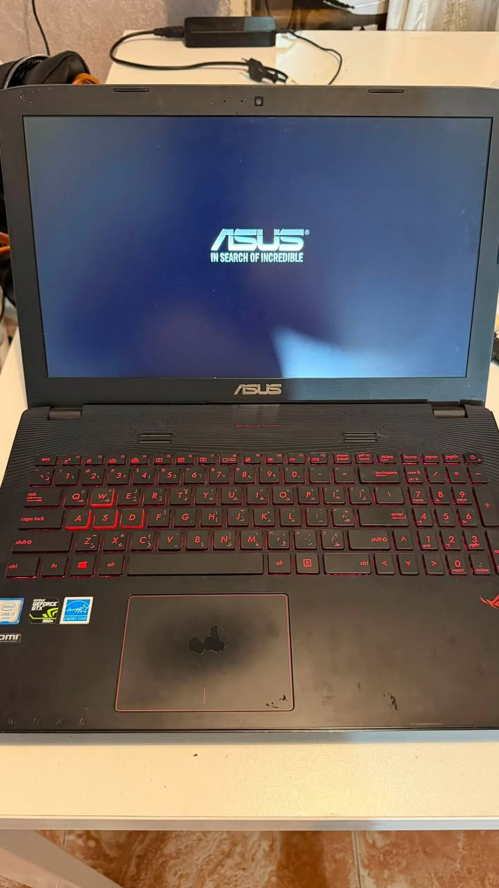 السلام عليكم 
لابتوب asus rog  من اقوى الفئات 
مواصفاتها المعالج انتل اي 7 جيل سادس فئه hq 
الرام 16gb
الهارد hdd 1t
كارت شاشه nvidia gtx 960m
نظيفه اذا تريد ترتبها تشدلها ssd  وتنساها بعد 
السعر المطلوب 550.000
مكاني بغداد المشتل 
***********
