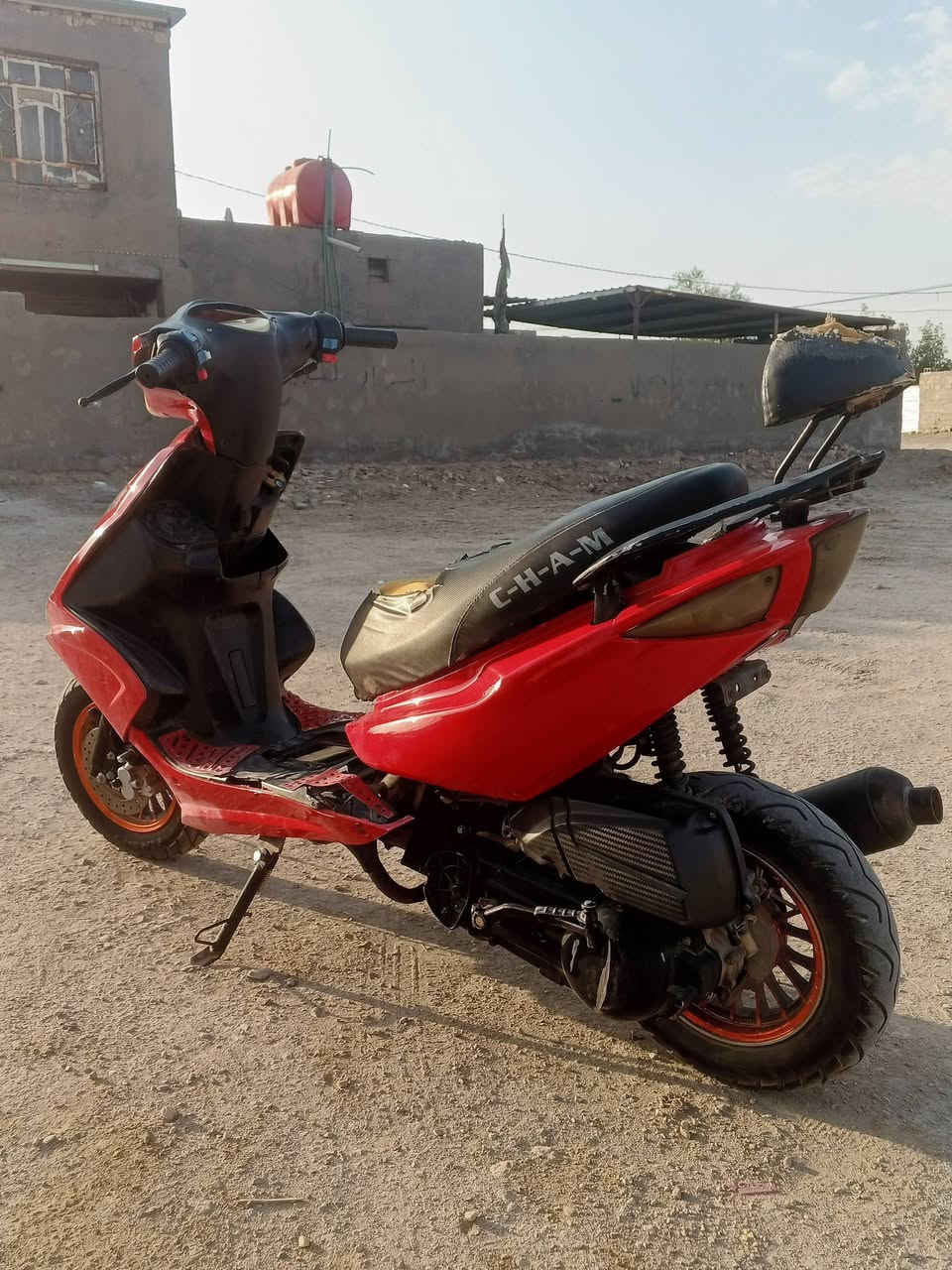 سلام عليكم دراجه ماكس مضلع للبيع  مفتوحه وياله رياضي ختم واحد  ال شراي يتفضل خاص او يتواصل على الرقم  *********** سعر 250 وبيه مجال مو شراي لاتعبني مكان ديوانيه الحمد قرب مجمع زيتون .
