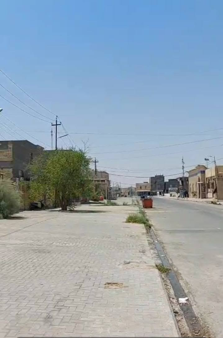 عقار- للبيع ✅
🏠طابو صرف مساحة 200 م ام العصافير موقع استثمار
🏠 بناء التسعينات نظيف 
📌 يتكون من محلات جدد عدد 2 مؤجرات حالياً 
غرف عدد 3 وبراني وصالة وصحيات كذلك مؤجر حالياً 
السعر 💵 150 مليون قابل للتفاوض
للراغبين بالشراء تواصل على الواتساب او الاتصال على الرقم التالي ***********
عنوان المكتب السماوة أم العصافير مقابل جامع الزهراء 
🔺 ملاحظة: عمولة المكتب 1٪ من البائع والمشتري غير قابلة للتفاوض 
🔺 للراغب في عرض عقاره لدى مكتبنا تواصل خاص مع ذكر تفاصيل العقار 
📌من لديه طلب شراء وجاد بالشراء سنوفر طلبه باسرع وقت ممكن من قطع ودور سكنية وهياكل ودوانم
