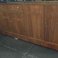 بوفيه للبيع الطول 3متر للبيع الي يريدها يتصل ع هاذه رقم 07704592775