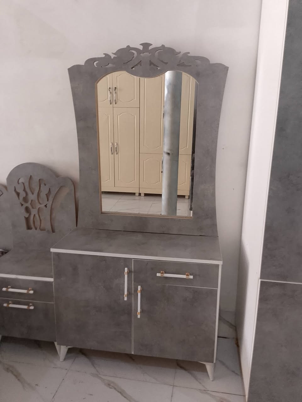 للبيع غرفه نوم 6قطع مستعمل شهر درجه اولى للاستفسار اتصل ‏‪***********‬‏
