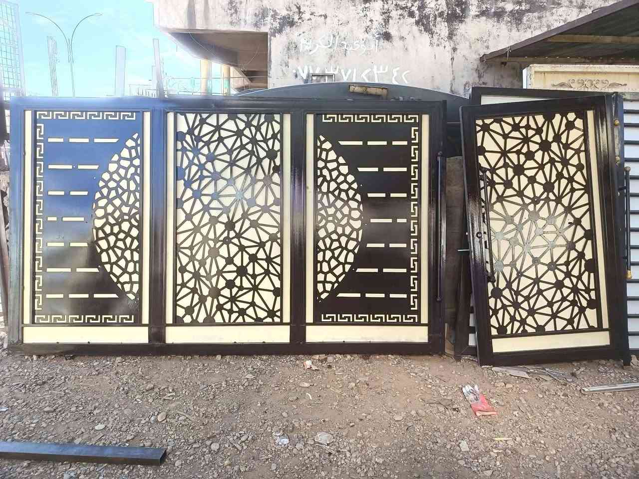 حديد مستعمل وجديد • أبواب وشبابيك • الشيخ بابا