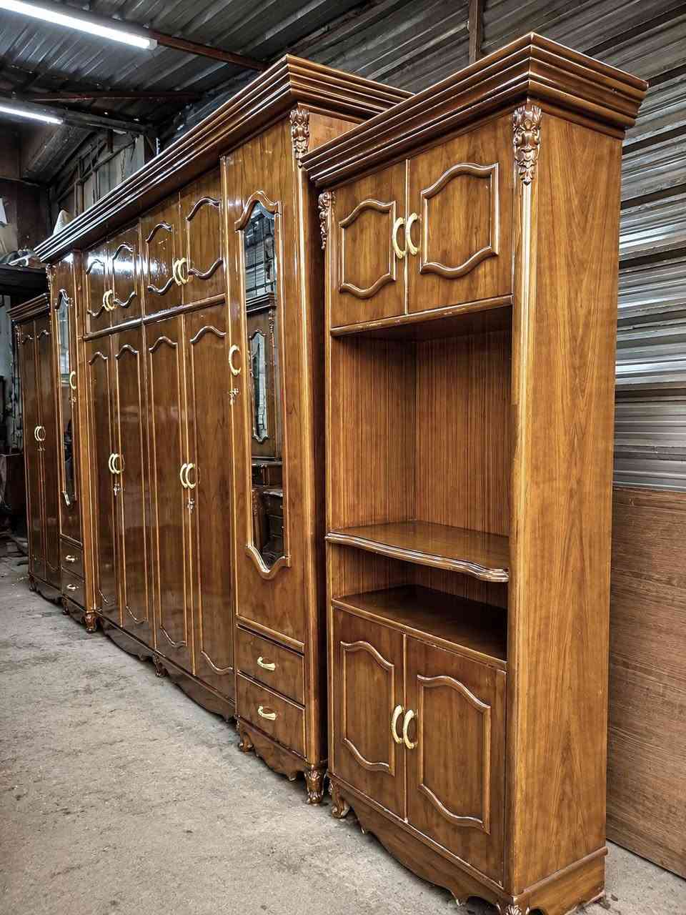 يعلن معرض الموسوي عن وجود غرفه نوم موديل  مسرح داخل وخارج صاج رجل جعب الغزال ضهر جرجوبه زاويه كنتوريه الغرفه نظافته 95بالميه بالاضافه الي شازلونه مع طابوره جلوس اي استفسار خاص او الاتصال
***********

***********واتساب
