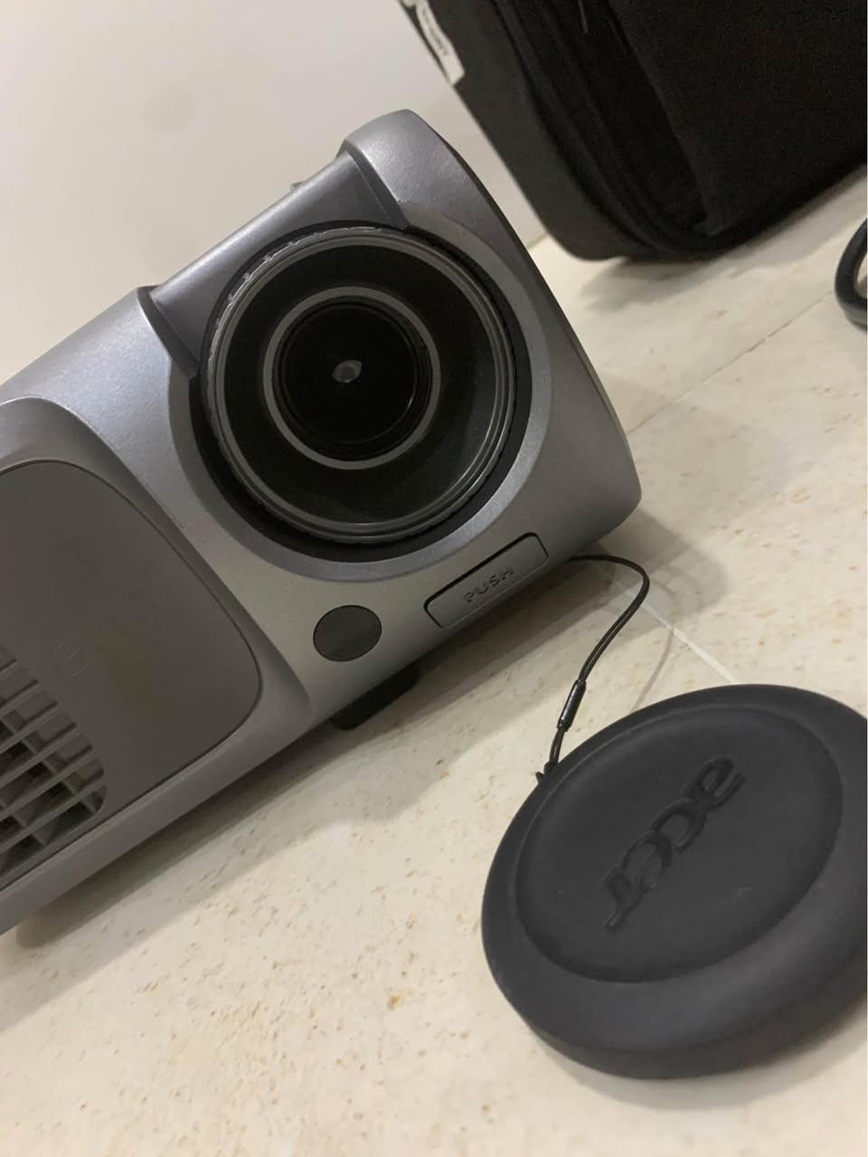 📣 Acer Original DLP Projector (XD1270D) 📣
پرۆژێکتۆری ئۆرجیناڵی Acer (دەستی دووی ئەوروپی - زۆر خاوێن)
زۆر گونجاو و باشە بۆ ئۆفیس، هۆڵی کۆبوونەوە، قوتابخانە و پەیمانگاکان، و هەروەها بۆ شوێنی تر و سەیرکردنی فیلم لە ماڵەوە.  
✨ مواسەفات:
 مارکە: Acer (Model: XD1270D / DNX0503)  
 گڵۆپ: PHILIPS UHP 200W  
 دەرچەکان: VGA In/Out, DVI, S-Video, Audio In, USB  
 ملحەقات: جانتا و بەندکی ئۆرجیناڵ، کێبڵی کارەبا، کێبڵی VGA، قاپی پاراستنی عەدەسە  
📍 نیشانی: هەولێر
🚚 گەیاندن: گەیاندنمان هەیە بۆ سەرجەم شارەکان
بروجيكتور أصلي من شركة Acer (مستعمل أوروبي - نظيف جداً)
ممتاز ومناسب جداً للمكاتب، قاعات الاجتماعات، المدارس، وللاستخدام المنزلي.  
✨ المواصفات:
 الماركة: Acer (الموديل: XD1270D / DNX0503)  
 المصباح: PHILIPS UHP 200W  
 المنافذ: VGA In/Out, DVI, S-Video, Audio In, USB  
 الملحقات: الحقيبة الأصلية مع الحزام، كابل الكهرباء، كابل VGA، وغطاء العدسة  
📍 العنوان: اربيل
🚚 التوصيل: متوفر التوصيل لجميع المحافظات
Original Acer DLP Projector (European Stock - Excellent Condition)
Great choice for offices, meeting rooms, schools, and home use.  
✨ Specifications:
 Brand: Acer (Model: XD1270D / DNX0503)  
 Lamp: PHILIPS UHP 200W  
 Ports: VGA In/Out, DVI, S-Video, Audio In, USB  
 Includes: Original Acer Bag with Strap, Power Cable, VGA Cable, and Lens Cap  
📍 Location: Erbil
🚚 Delivery: Delivery available to all citie أربيل, العراق
