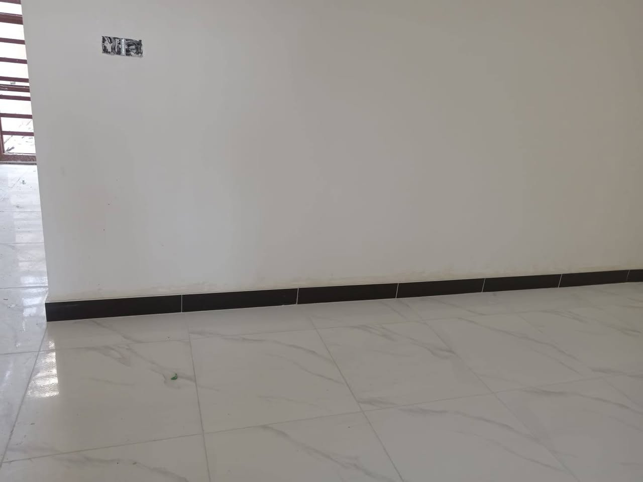 سلام عليكم كادر مصري سيراميك متفرغ شغل درجه أوله رقم ***********
