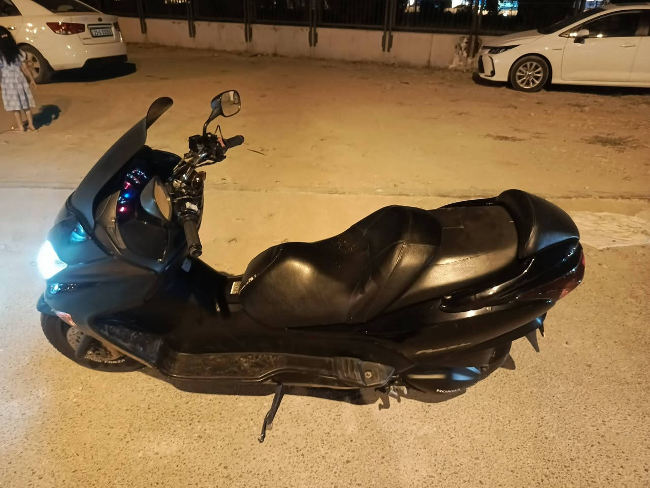 به ناوی خوای گه ورە
ئه م ماتۆڕه بۆ فرۆشتن
فۆڕزا 08
به شه رتی گێڕومه کینه و کاره بای 
هه موگیانی ئیش ئه کات گێچی به نزین حه ماوە هه تا بڵێیی پاکه عه زێت نه دراوە ڕۆنی باش و بانزینی محسه نی تێکراوە شکاوی نیه زۆر جوان و خاوێنه 
شوێن سلێمانی نزیک سه هۆڵه که 
نرخ 850 دۆلار 
*********** 
***********
