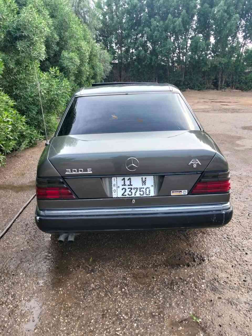 مارسيدس 300E • ١٩٨٦ • رقم بغداد