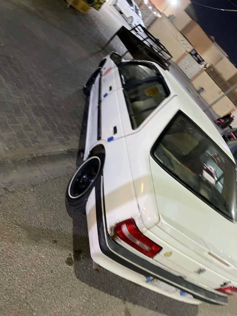 سلام عليكم ورحمة الله وبركاته بيجو 405   مديل 10 داخل بيجي كير جديد مكينه فقط صوت براص بيها شغاله وتمشي   تخم تاير حداديه كلها مضبوط تبريد كهربائيات كلها بشرط رقم نجف مميز مداور ثاني يوم سنويه ل27 بيها جاملغ خلفي صبغ للبيع *********** مكاني نجف سعر 26  وبيها مجال
