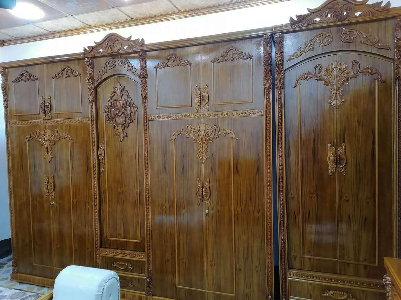 السلام عليكم
غرف نوم اخو الجديده شرط النظافه خشب ثقيل كلو زان الاستفسار ومعرفت السعر عل رقم ***********
