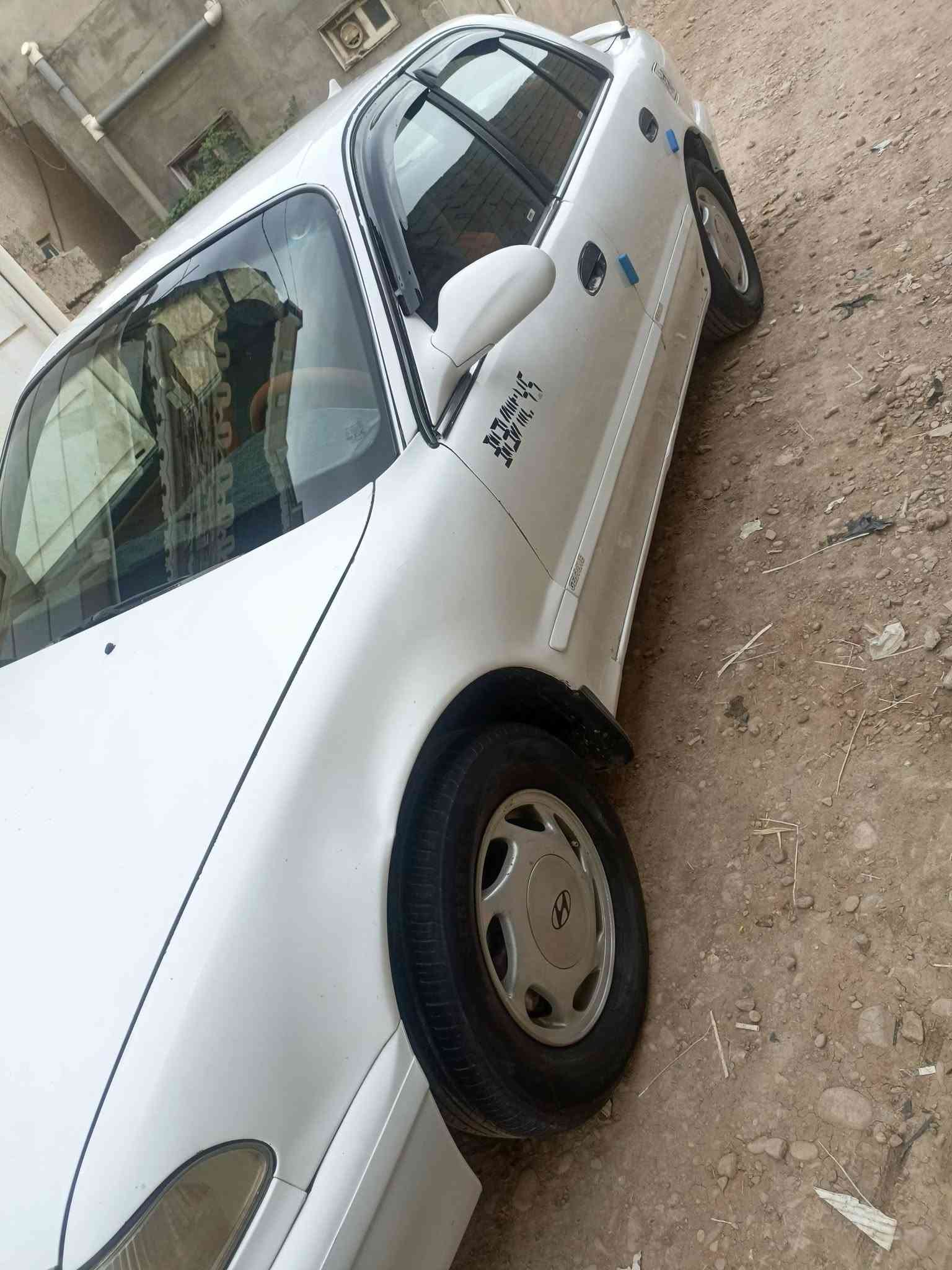 سوناتا للبيع موديل ٩٥ بغداد دولي سنويه جديده هزه جديده بدون ضربه اوتو ماتيك كهربائيات كله شغاله سنتر لوك تخم تاير كير مكينه كفاله سياره جديده السعر 43 وبيه مجال الاتصال ***********
