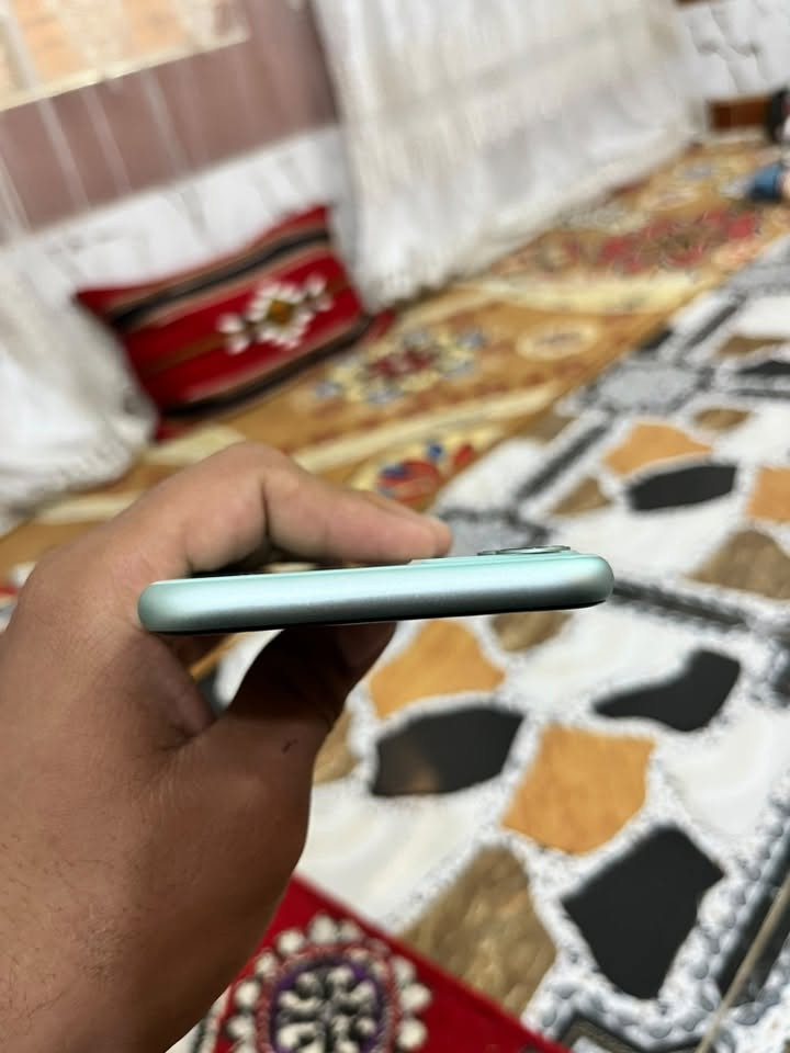 ‏سلام ‏عليكم iPhone 11 عادي النسخة الأمريكية البطارية معلايه  94نضيف نضافه مو طبيعيه تعال وشوف 

السعر 250ع.د
متواجد واتساب دوم الوقت 
***********
