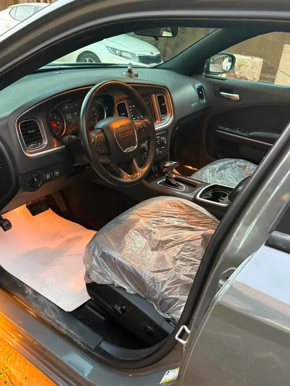 بسعر جداً مناسب نظيفه كلش 
دوج جارجر SXT 2019
اسمنتي
السيارة بيها قطعتين صبغ
رقم بغداد الانكليزي باسمي تحويل مباشر
السيارة مواصفات حساسات خلفية كاميرا
فتحة سقف سلايت
السيارة جاهزة من كل النواحي تخم تاير جديد
كير ومحرك كفالة عامة وتبريد ثلج
السيارة ماشية 62

 السعر :-٢١٠$

مكانها حاليا : بغداد 
رقم صاحب السياره  : ***********
