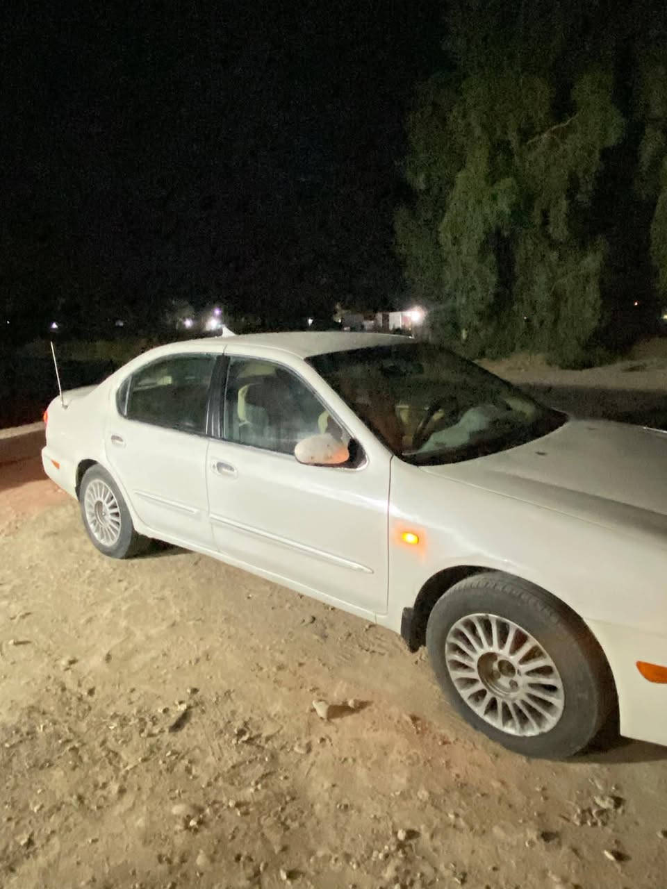سلام عليكم مكسيما ٢٠٠٣ گير عادي ستة سلندر ٣٠٠٠ رايدها بقفل ٣٠ ورقة كير محرك تبريد كفالة تحويل سنوية ل٣٠ يلا تسقط وهزة بعدها رقم إنكليزي بابل رقم الهاتف 
***********
***********
