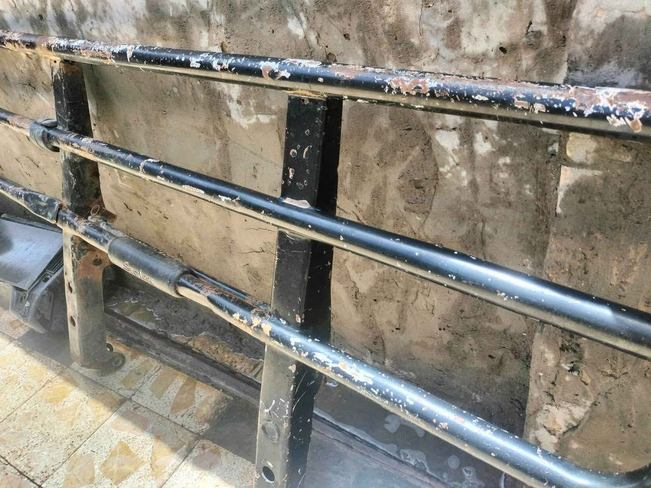 يا الله ...
السلام عليكم 
درع الماني +تخم كهربائيات كرواتي 94للبيع 
الدرع بدون قواعد 
للستفسار ***********

مكان بابل الكفل

