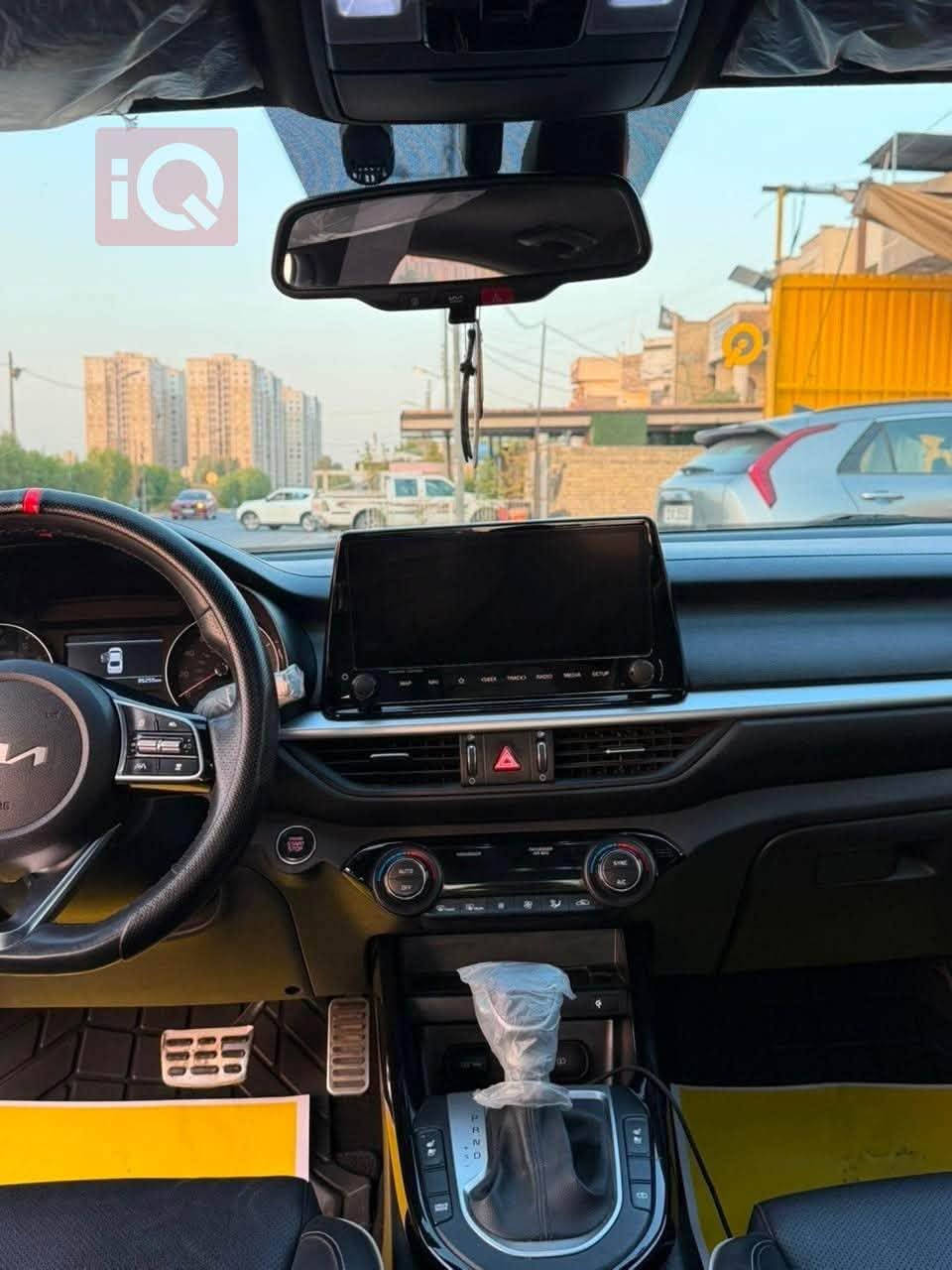 للبيع او مراوس بسياره عاليه حصراً
كيا فورتي GTLiNE وارد امريكي موديل 2024 بغداد
‎اللون ابيض 
‎عداد المسافه 34 كيلو. قابل للزياده
‎حادث باب خلف الراكب مبدل اصلي نفس اللون بدون صبغ وبدون دواخل 
‎ايرباك برده فقط 
‎المواصفا فول 
‎فتحه سقف 
‎داخل جلد 
‎تدفئه تبريد مقاعد 
‎كرسي السائق كهرباء
‎راداد امامي. وخلفي. وجانبي 
‎توقف ذاتي 
‎ترحيب 
‎محافظه على المسار 
‎قياده ذاتيه 
‎مانع تصادم 
‎كامره دواره 
‎شاشه كبيره 
‎بصمه وتشغيل عن بعد وبصمه ابواب 
‎هندبريك كهرباء 
‎اوتو هولد
‎شاشه اعطال 
‎سستم صوت. هارلم 
‎ويل كب 
‎لايت عدسه زنون 
‎لد نهاري 
‎بك لايت لد
‎تبريد شاشه ومناخ منفصل قطعتين
***********ومواصفات اخرى
