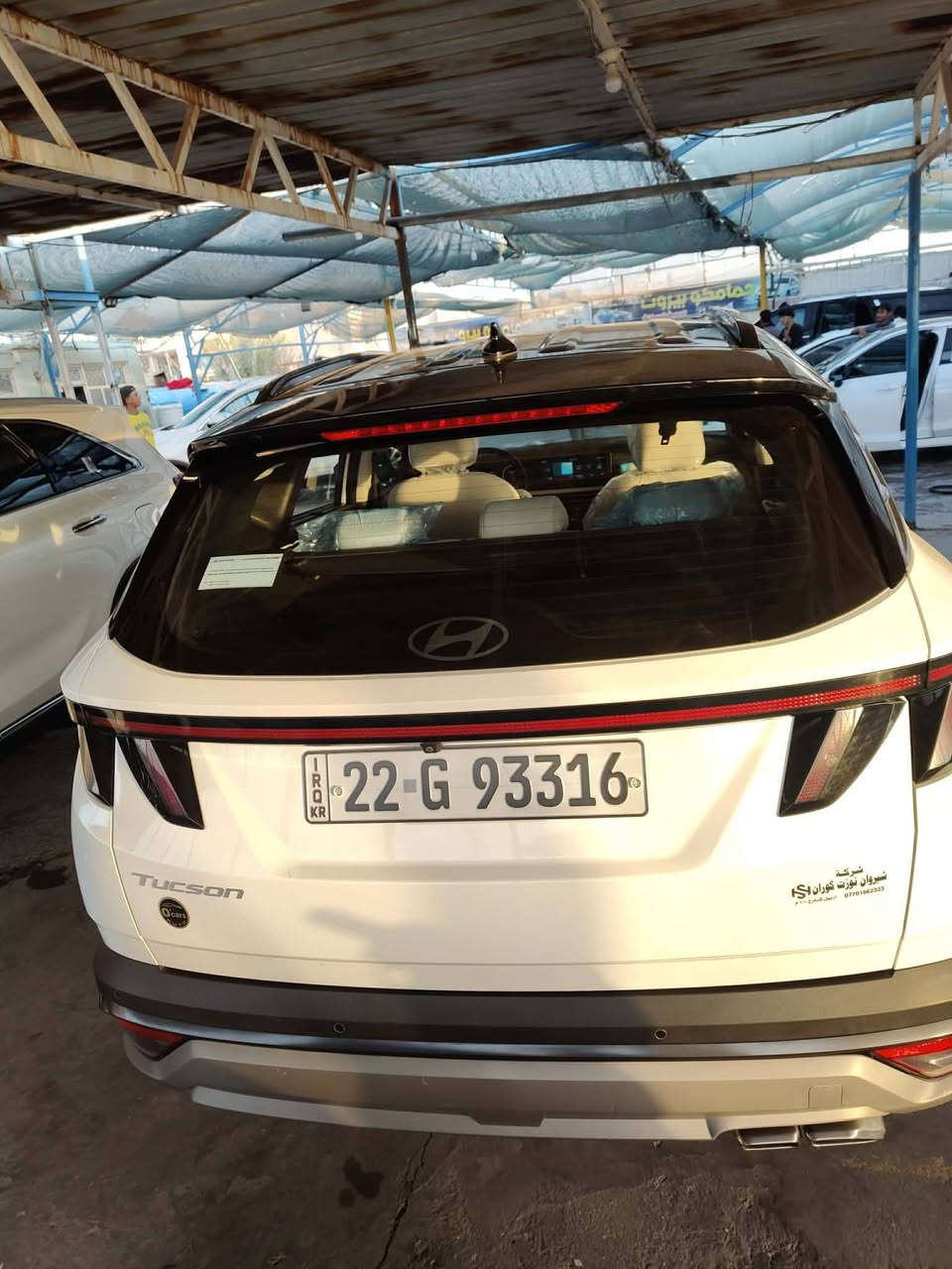 ​🚘 هيونداي توسان (الشكل الجديد) للبيع 🚘
متوفرة الآن سيارة هيونداي توسان موديل حديث، لون أبيض مميز، بحالة ممتازة جداً ونظيفة جداً كما موضح في الصور.
​أبرز المواصفات:
✅ الشكل الجديد والجذاب بإضاءة LED أمامية مميزة.
✅ رقم أربيل المميز: 22 G 93316.
✅ شاشة لمس كبيرة وعدادات رقمية حديثة.
✅ تحكم ستيرنج متكامل.
✅ تكييف لمس منفصل للراكب والسائق.
✅ حساسات خلفية وكاميرا خلفية.
✅ برادي جانبية للأبواب الخلفية.
✅ ويل كب رياضي.
✅ مسند يد خلفي مع حوامل أكواب.
​السيارة بحالة ممتازة وجاهزة للاستخدام الفوري. للمهتمين وللمزيد من التفاصيل أو المعاينة، يرجى التواصل عبر الرسائل الخاصة أو الاتصال على الرقم: [***********]
​📍 موقع السيارة: الديوانية
