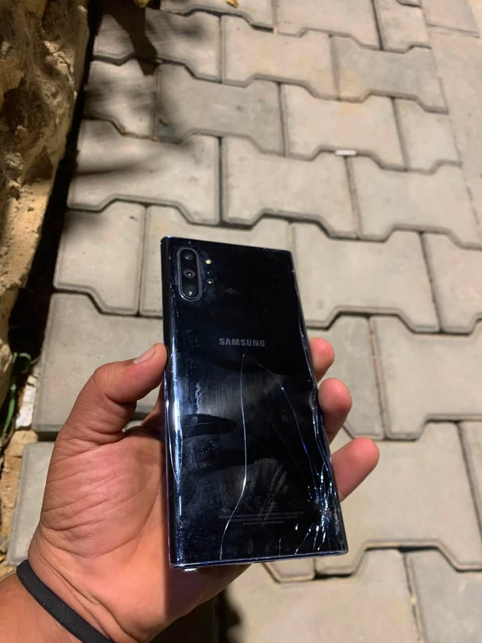 Not 10 Plus
ذاكره ٢٥٦

نضافه فولل

فطر بالضهر

استخدام طبيعي

بصمة وجه 

بصمة شاشه 

محتاجله قلم 

يرهم مراوس ويرهم بيع

للتواصل ***********
