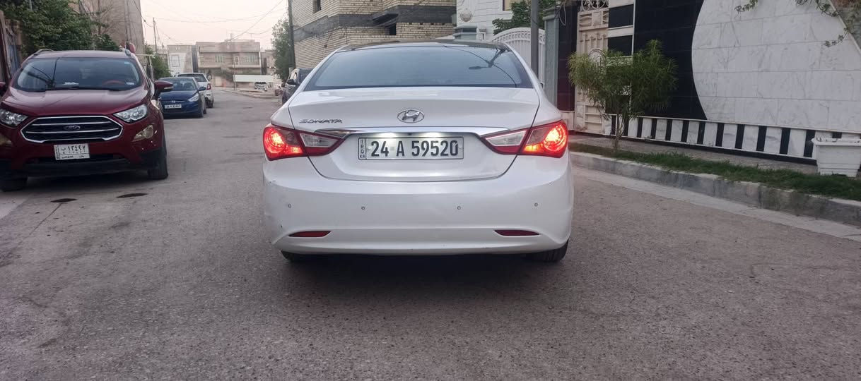 السلام عليكم
سوناتا ١٣ شكل ١٤ خليجي كفالة من الصبغ حتى الدعاميات بيها بارد شي قليل
رقم دهوك باسمي سنويه وهزة جديدة 
١٣٠ مجال قليل مكاني بالحله 
***********

