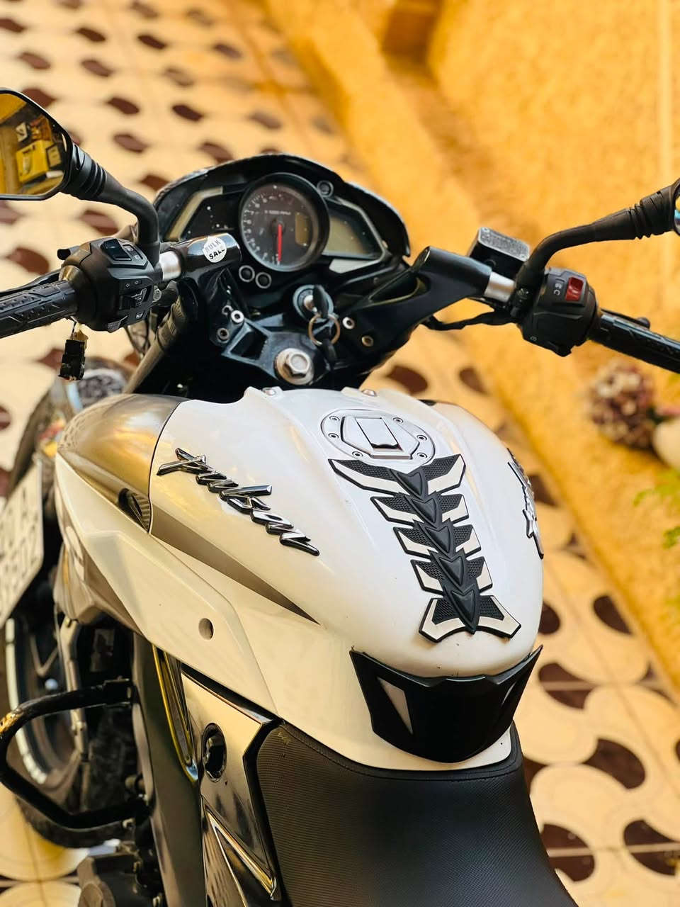 يا الله 
سلام عليكم 
بولسر ان اس 200cc موديل 2021
تبريد راديتر 6 كير
 عليها طلاء كاربون فايبر  دراجه جديده 
برغي مناقصها تحويل ثاني يوم 
ادامه كامله عليها بلكات NJK 
ودهن لوكاس وفلاتر شوته ودهن جدد 
مكاني. ديالى بعقوبه. 
ستفسار ***********. 
اتصل ودلل.
