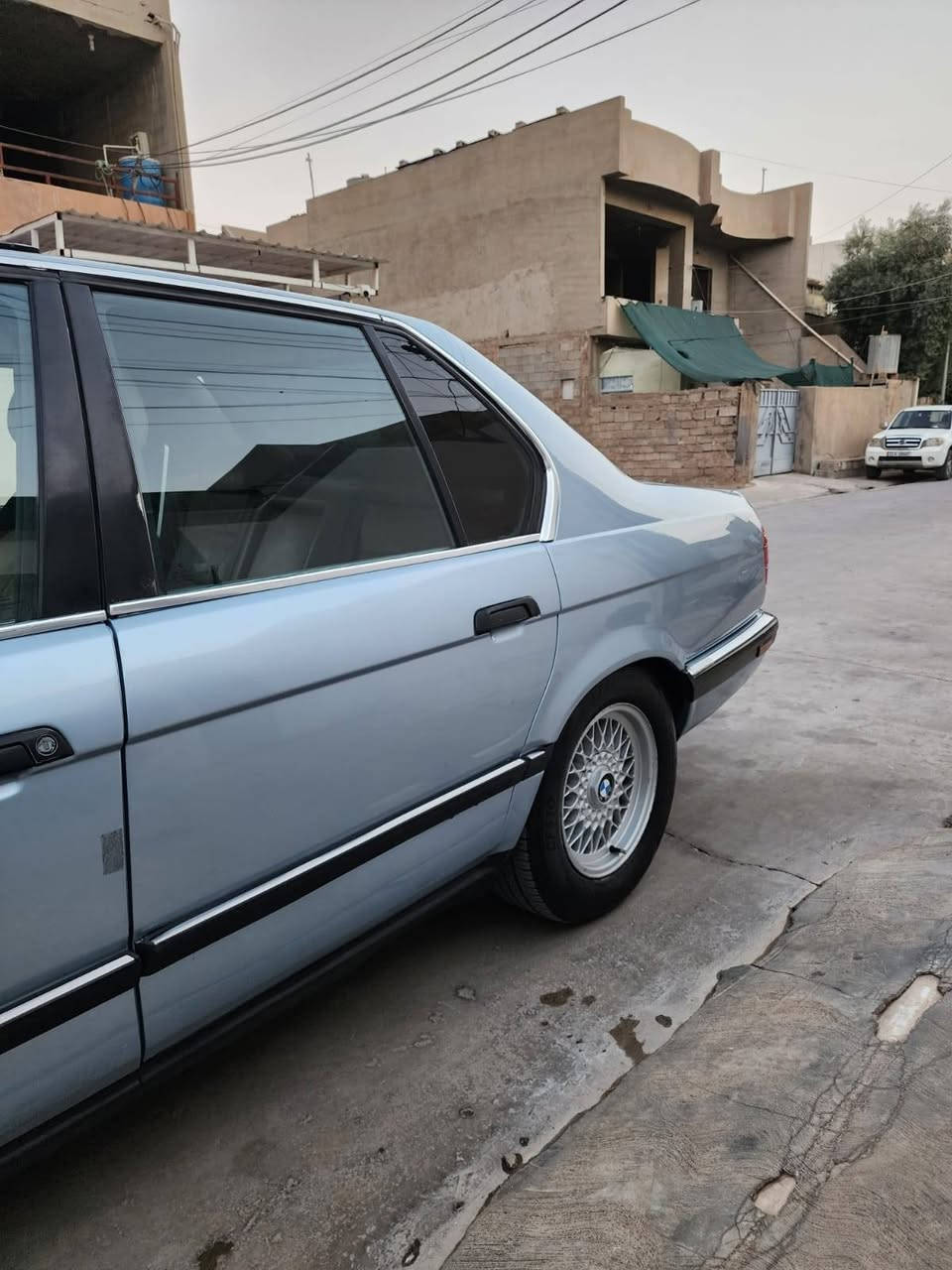 سلام عليكم ال يريد يصعد بي ام يكول صدك صاعد بي ام ياخذ هاي جديد؛ شرط تجي شوف بعينك وضع بلاد ٧٣٠ ٨ سلندر مكاني بغداد *********** سعر ٨٥ ورقه
