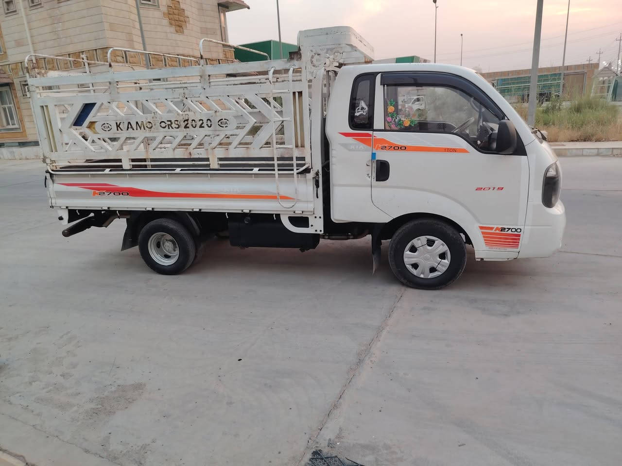 حدادة جديدة • تواير جديدة • مكفولة مكينه وكير