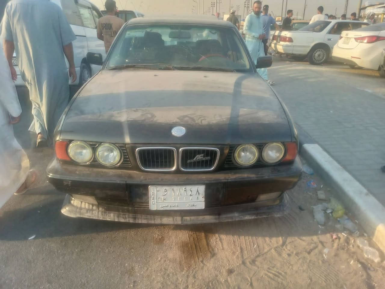 السلام عليكم للبيع بي ام مكينه ٢٥مسكر عدله مكينه بيها حماوه فقط كير اوتو تبريد شغال كهربائيات كلها شغاله تخم تاير جديد باتري جديد سياره حلوه ررقم بغداد شرط تحويل راعيها يمي العنوان البصره الزبير السعر 35 هاذا رقم راعيها مكلف بالنشر ***********
