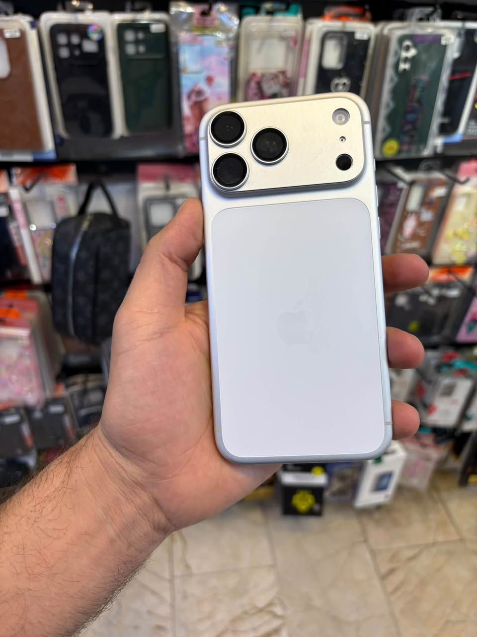 السلام عليكم
Iphone 17 pro max 256GB سيم كارت
بطارية 100 مشحون 65 مرة
نظافة ‎%‎
مكفول من التصليح ومن أي خلل ومن أي ضربات
باكيت وكيبل أصلي
السعر مليون و775 قفل
مكاني بغداد العامرية
***********

نص مكتوب في الصور:
- ٤:٥٠
- حالة البطارية
- عادية
- تعمل بطارية iPhone هذه على النحو المتوقع. حول البطارية والضمان...
- الحد الأقصى للقدرة
- ١٠٠٪
- هذا قياس لقدرة البطارية مقارنة بقدرتها عندما كانت جديدة. قد تتسبب القدرة المنخفضة بتقليل ساعات الاستخدام بين عملية الشحن والأخرى.
- عدد الدورات
- ٦٥
- هذا هو عدد مرات استهلاك iPhone لقدرة البطارية. معرفة المزيد...
- تاريخ التصنيع
- شباط ٢٠٢٦
- أول استخدام
- حزيران ٢٠٢٦