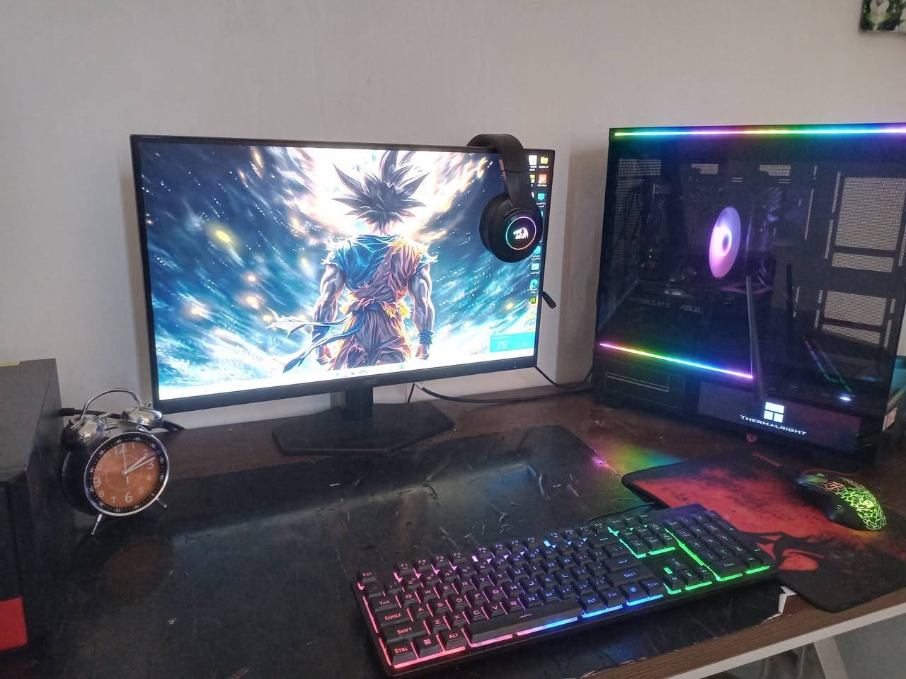 مواصفات تجميعة الألعاب asus بسعر بلاش مع شاشه 2k 165hz ويوبي اس
المعالج: Intel Core i5-14400F
​لوحة الأم: ASUS PRIME H610M-K ARGB D4
​كرت الشاشة: ASUS Dual RTX 5060 OC 8GB
​الرام: Corsair Vengeance LPX 16GB (1x16) 3200 CL16
​التخزين: LEXAR NM620 1TB NVMe M.2 SSD
​مزود الطاقة: Cooler Master ELITE NEX 700W White - Black
​مبرد المعالج: Cooler Master Hyper 212 3DHP ARGB
​الكيس: CASE M-ATX Thermalright TL-M10 VISION Black
​نظام التشغيل: Windows 11 Original License Key
​الشاشة: MON PC AOC 27" Q27G40E 180Hz - 2K IPS - 0.5ms - FLAT
​الملحقات الإضافية:
​كيبورد ريدراكون KUMARA K557 RGB
​ماوس ريدراكون M602 RGB
​سماعات ريدراكون HYLAS H260 RGB
​يو بي اس كاربون 1500VA
​مميزات العرض
​حالة الجديد (استعمال شهرين فقط)
​ضمان 10 أشهر من الشركة العالمية
​كاملة ومفحوصة جاهزة للاستخدام الفوري
​تجميعة متوازنة للألعاب القوية والبرامج الشاقة بدقة 2K مع إضاءة RGB جذابة ومكونات موثوقة من أشهر الماركات.
​السعر: 1600 قفل قفل
للمراسله واتساب
***********
ماعندي توصيل
