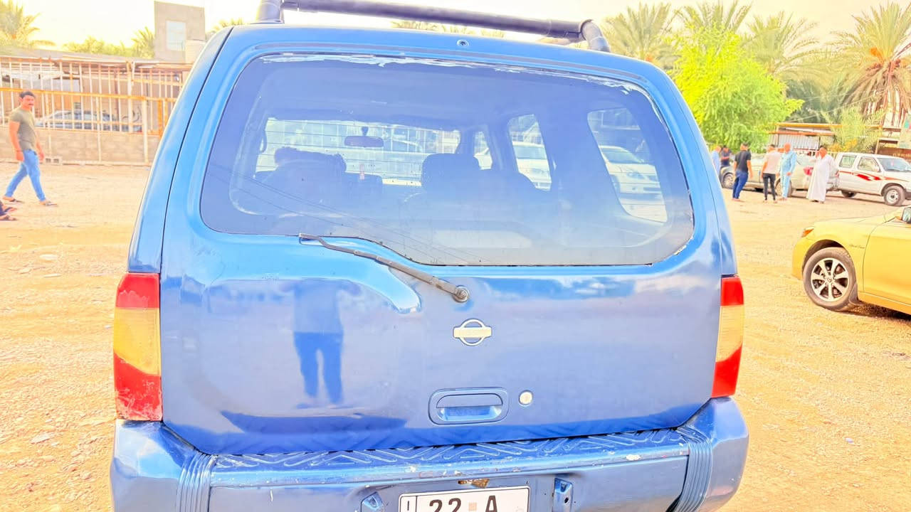 نيسان بافندر • موديل ٢٠٠٠ • رقم شمالي دولي
