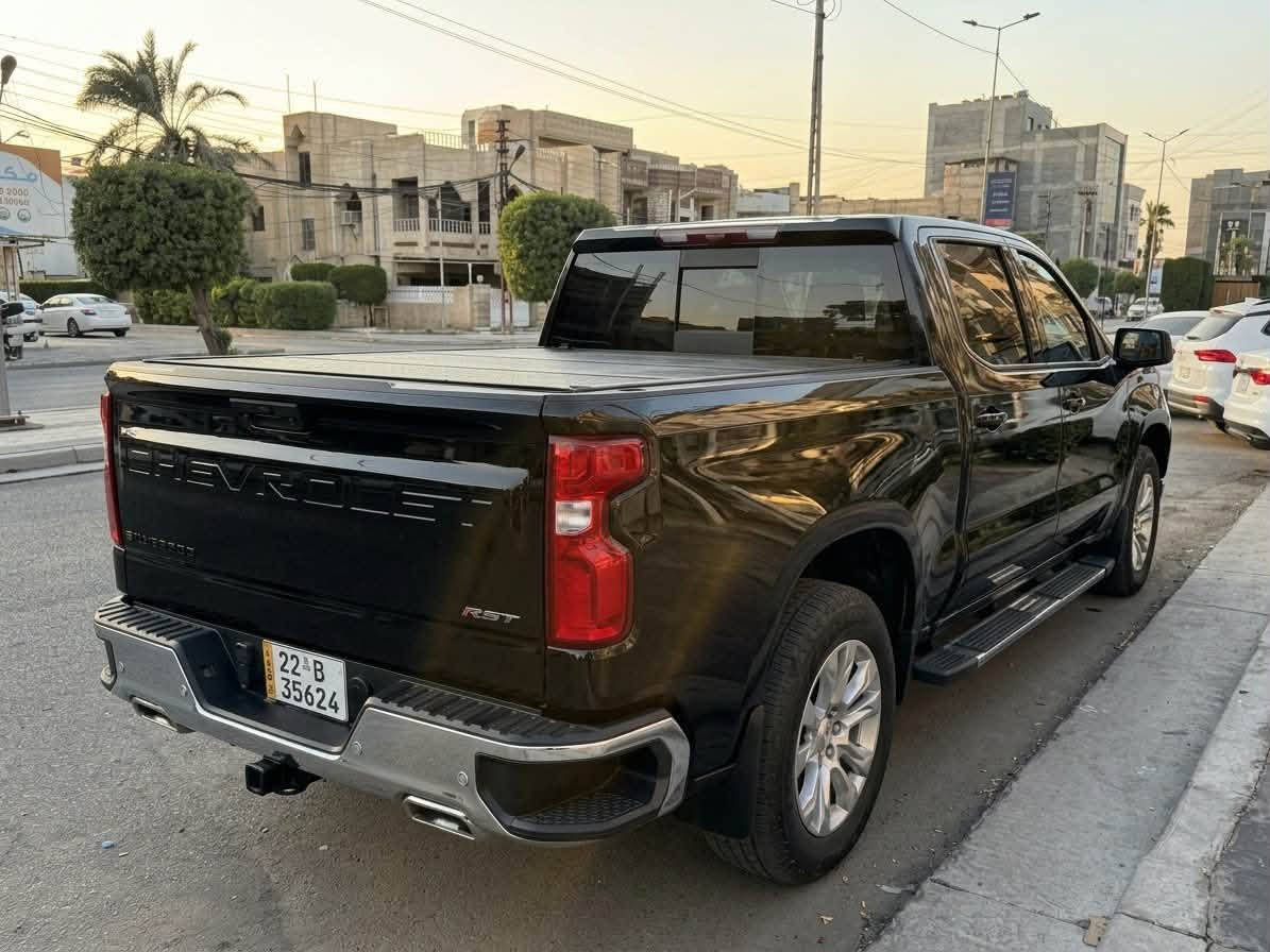 سلفادور z71 2024
المواصفات 
فول السيارة فتحة داتا شو  
كير طرح 
محرك 5700
شاشه كبيره 
ه كامرات محيطية 
السيارة مغلفه bbf ب الكامل 
السيارة بيه كتاب تضليل 80 ‎%‎ 
والبدي مغلف غطاء كامل 
السيارة ماشي قليل جدا 
للاستفسار اكثر 
الاتصال : ***********
مكان السيارة بغداد الدورة
