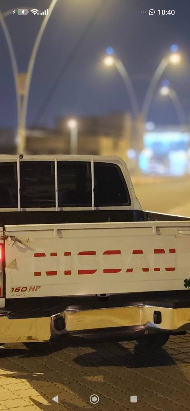 نيسان شبوط مال مزاد اصل 2003محدث 2015 تبدواخل جديد مكينةمجفتة تجفيت ستادية  الكير نعمة من الله الجام فر السيارةعوزة غاز  او حدادية وتخم تاير  مكينة بلاد 2400 تبريد خير من الله بس عوزة غاز  وبيها ولايت زنون وبيها وكالة باسمي وكمركة مدفوع وغراضها كاملة ننتظر على ما ينفتح القرص مالها حتة نرقم أو راعيها مو جود أيضاً بل صحفيين فشغلة ما تتعبك  مكاني بصرة زبير حي الصحفيين 

ملاحظة دواخل بل جيس 
رقمي :***********
والشراي ماتكضة الورقة والورقتين
والسعر 65$      وبيها مجال بس للخطار علينة والشراي
