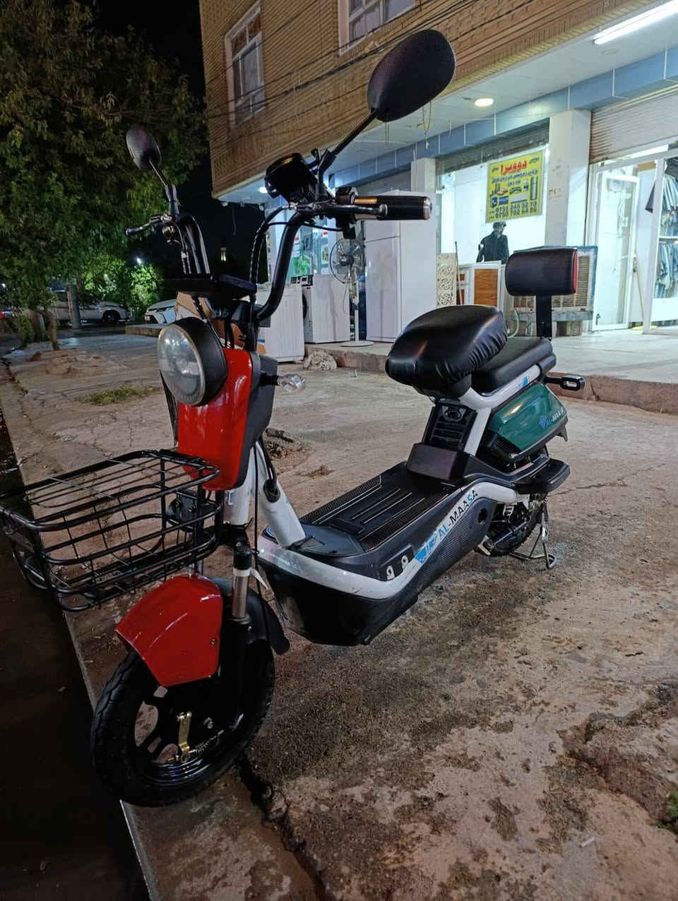 ماطور شحن نوعية الماسه حجم 14 مضخم تايرات جديده بطاريات جديد 4 كير بلوتوث مكان اربيل هفلان سعر 230 ومجال 
*********** وتس اب أربيل, العراق
