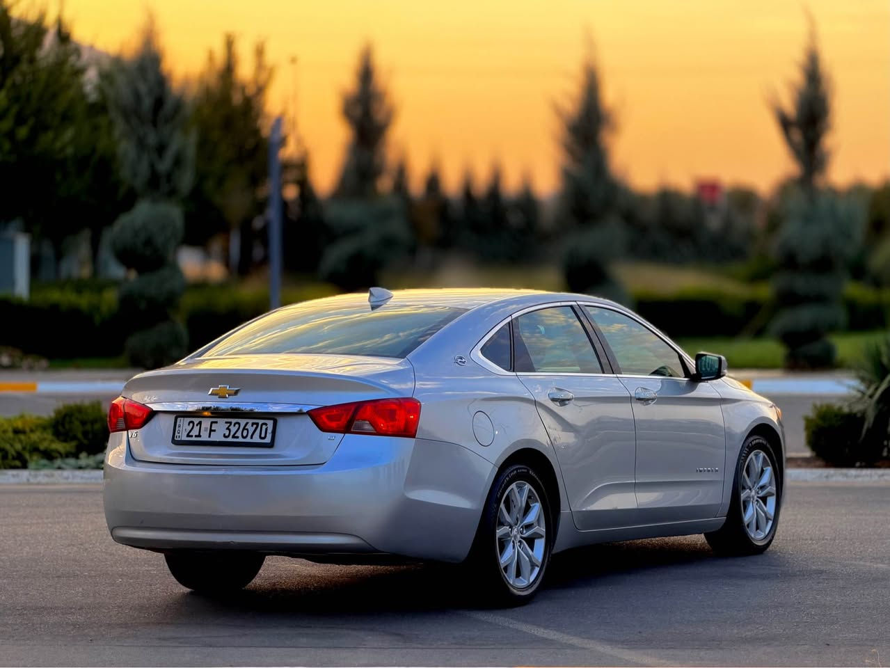 سەرەتا بە ناوی خوای گەورە
شۆفرلێت ئیمپالا ٢٠١٩ مواسەفات lt ٦ بستۆن
ماوەی ڕۆشتنی ٩٠ هەزارە 
دوو جووت تایە و ویلی نوێی لە ژێرایە
مواسەفات :- شاشە گەورە + قاصە ، چوار دەرگا بەصمە ، شەغال ، بەصمە ، کامیرا ، دوو کوشن کارەبا ، تەبرید مەرکەزی ، تحکوماتی سوکان …هتر
هیچ گلۆپێکی ناو داشبوول ئیش ناکات 
٢ پارچەو پەلەیەکی بۆیاخە قرچێکی هەیە
 شانسی و بەتانە بە شەرت
ناونیشان :- سلێمانی
نرخ ( ١٠٥ ) مامەلەکی کەم 
ژمارەی پەیوەندی :- ***********
*********** السليمانية, العراق
