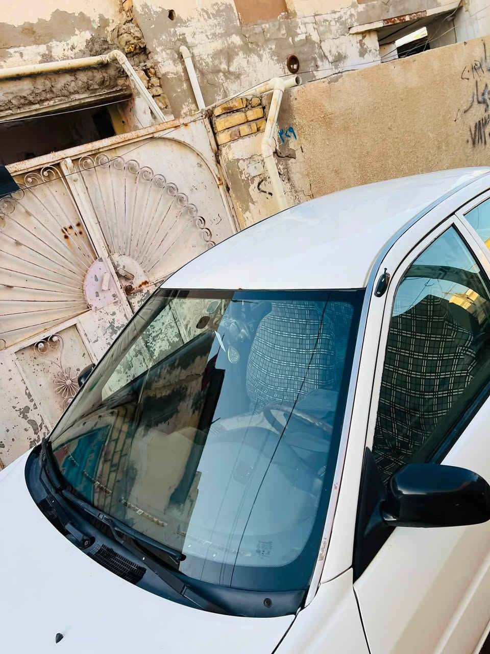 السلام عليكم لانسر 2001 مكينه 1600 لاتبخير ولاتنقيص تبريد ثلج تدفئه شغاله مصبوغه حزام جماليه رقم بغداد مداور ثاني يوم مكانها ديوانيه سعرها 47 وبيها مجال للشراي ***********
