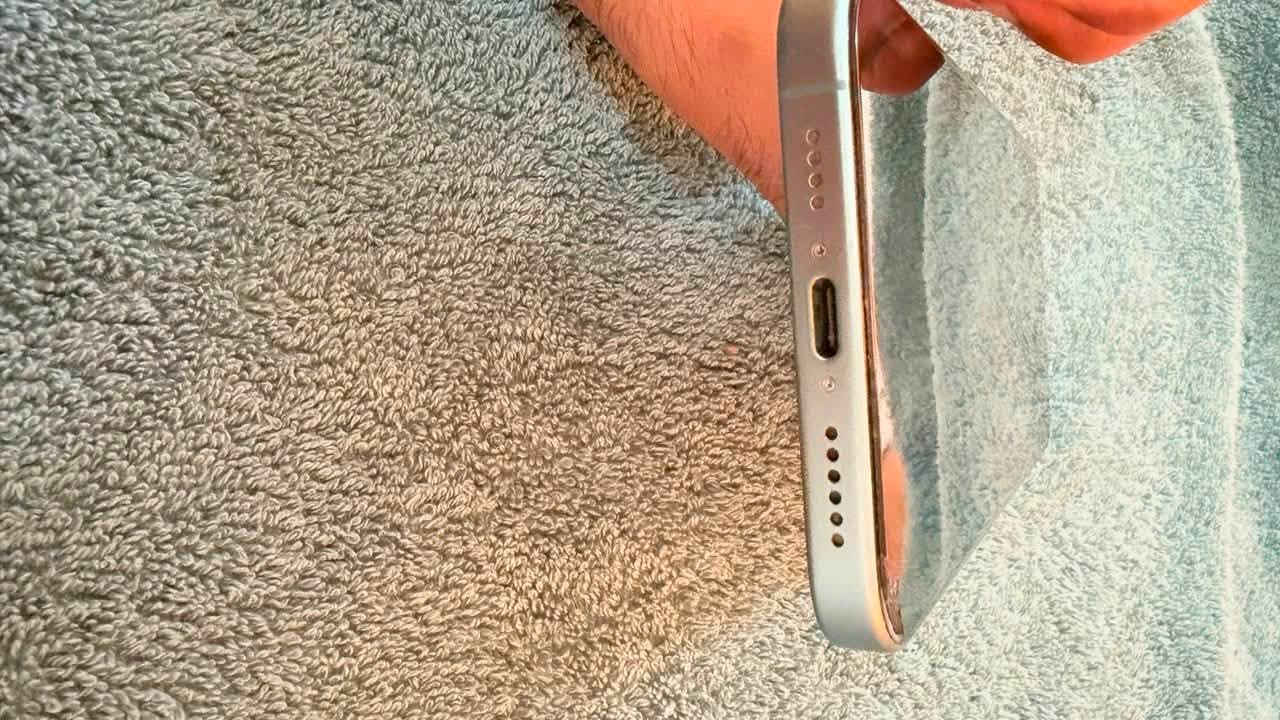 السلام عليكم
16 بلس شرق اوسط 
بطاريه 98 
بمليون وربع 1250 الف 
بغداد
***********هـ

