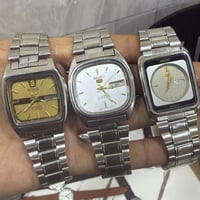 ساعات • واتساب