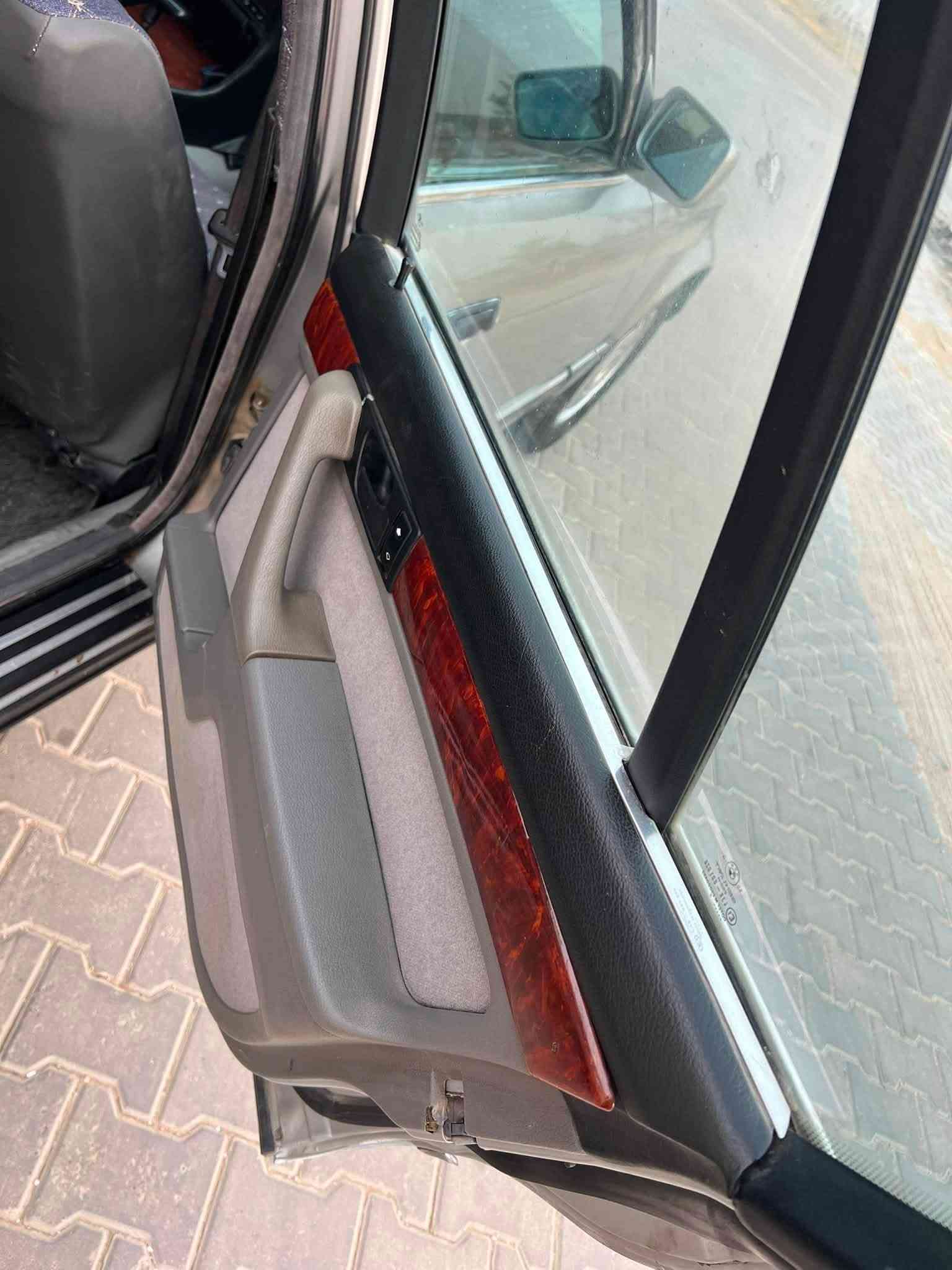 بي ام 735 • ١٩٨٨ • نجف