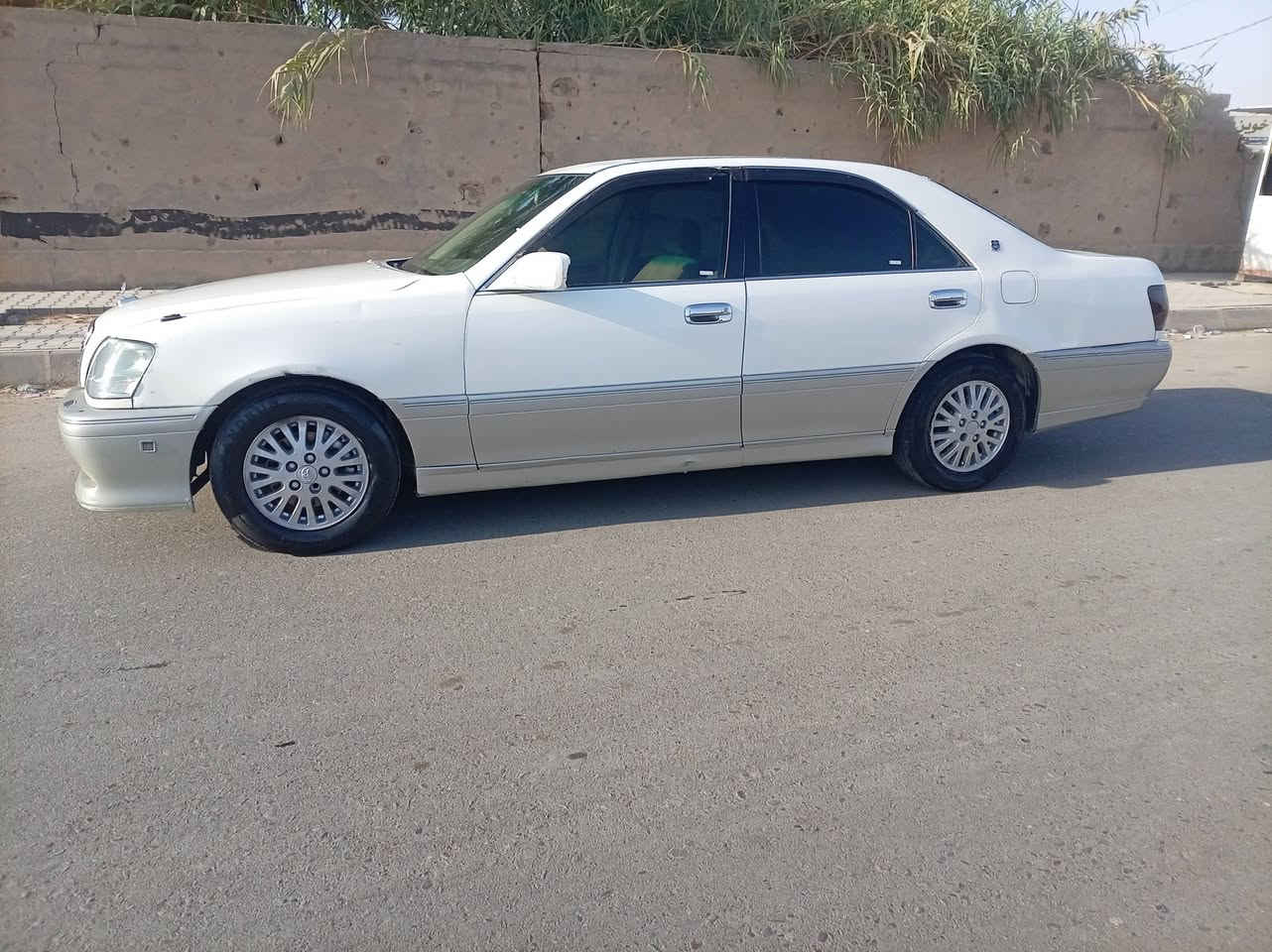 السلام عليكم ملكه ادوات للبيع موديل 2003محرك ديفور شرط كير شرط صدر جديد تبريد ثلج تخم تاير جديد كهربايات كلهه شغاله شاشه  لمس سعرها 27
رقم الهاتف ***********
