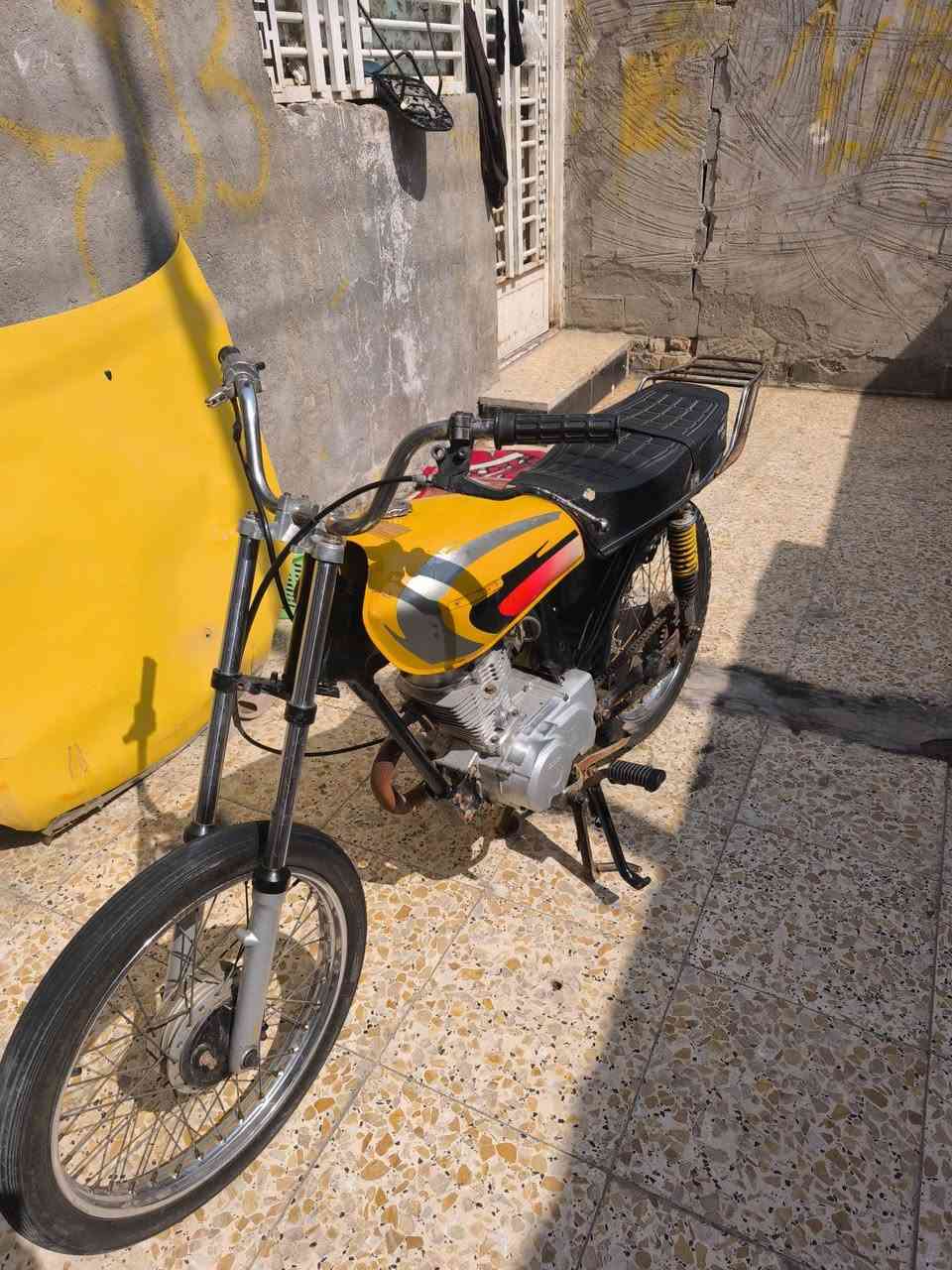 سلام وعليكم دراجه مال حجز مكينه حلوه دراجه ما عوزها شي شغل وطلع 300بيها مجال (***********
